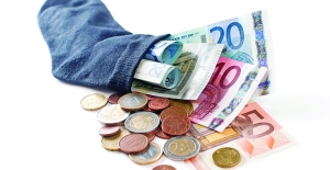 ANALIZA VL - Cu finanţele la vedere/ Conturile gălăţenilor au crescut cu 100 milioane de euro