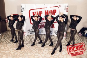 &quot;Reginele&quot; hiphop-ului, calificate la CAMPIONATUL MONDIAL din San Diego. Trupa gălăţeană are nevoie de susţinere