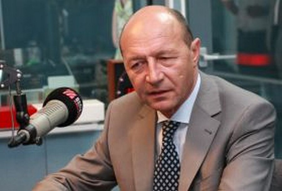 Băsescu despre îngheţarea pensiilor şi salariilor: Indiferent de rezultatul la CC, bani nu există