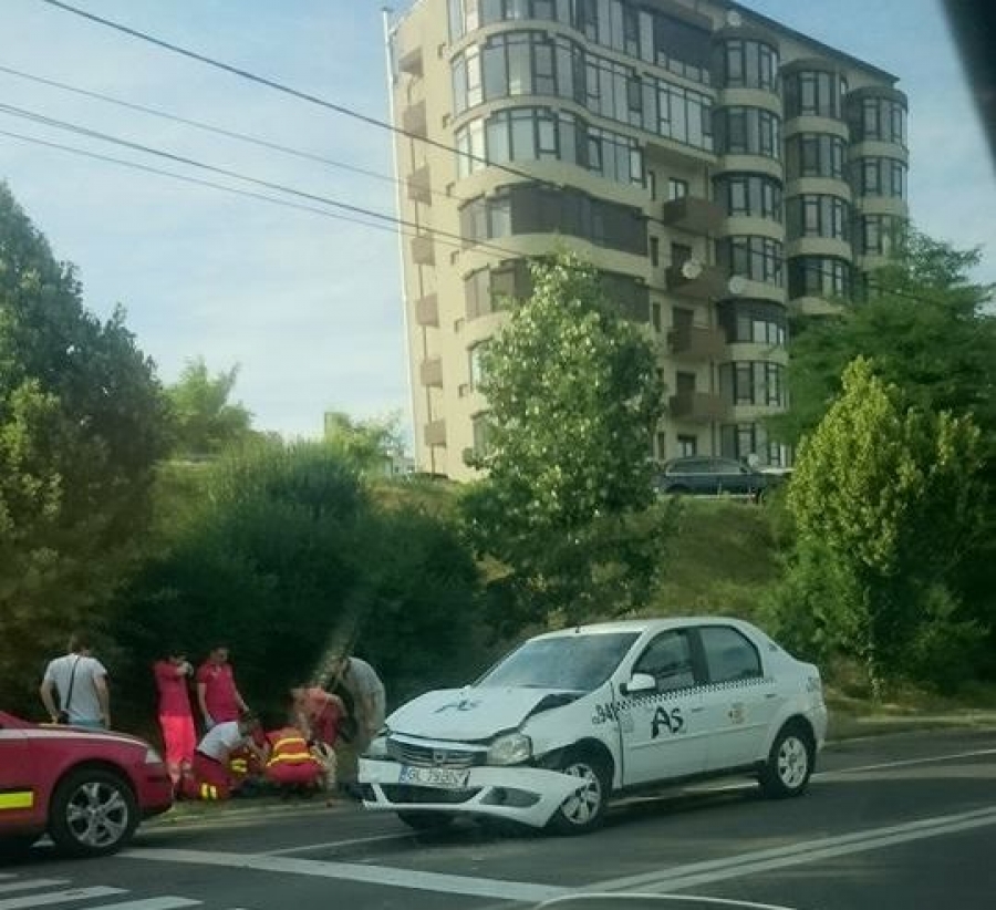 Încă un ACCIDENT RUTIER provocat, în Galaţi, de un taximetrist imprudent