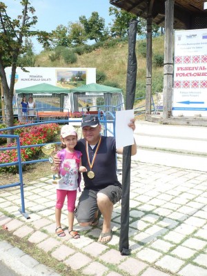 FOTO/ Trei gălăţeni au &quot;PRINS&quot; împreună 1.000 de euro la consursul de PESCUIT &quot;Cupa Familia&quot;