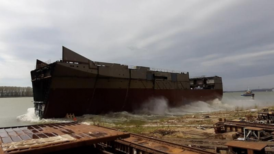 Nava militară olandeză „Den Helder”, lansată la apă la Damen Galați (FOTO)