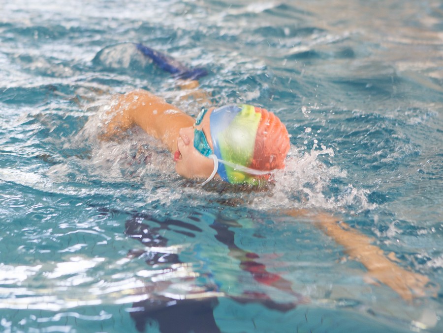 SPRIJIN de la municipalitate/ Copii gălăţeni la Naţionalele de nataţie