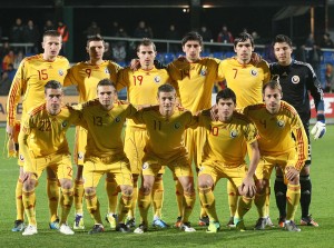 Ionuţ Neagu (al doilea, din stânga, rândul de jos) susţine că numărul 13 i-a purtat noroc şi că nu are superstiţii
