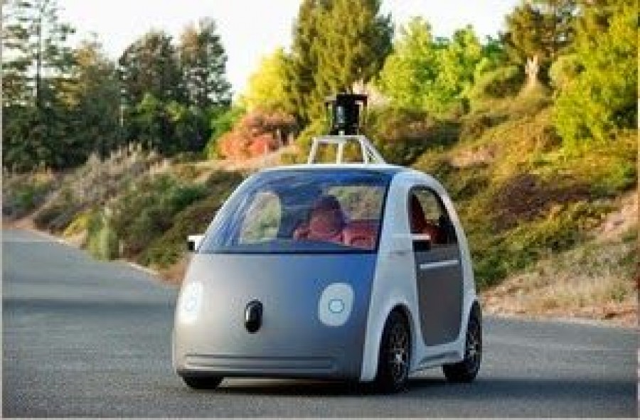 Viitorul ROBOTIZAT/ Google va construi 100-200 de maşini "FĂRĂ ŞOFER", fără volan sau pedale (VIDEO)
