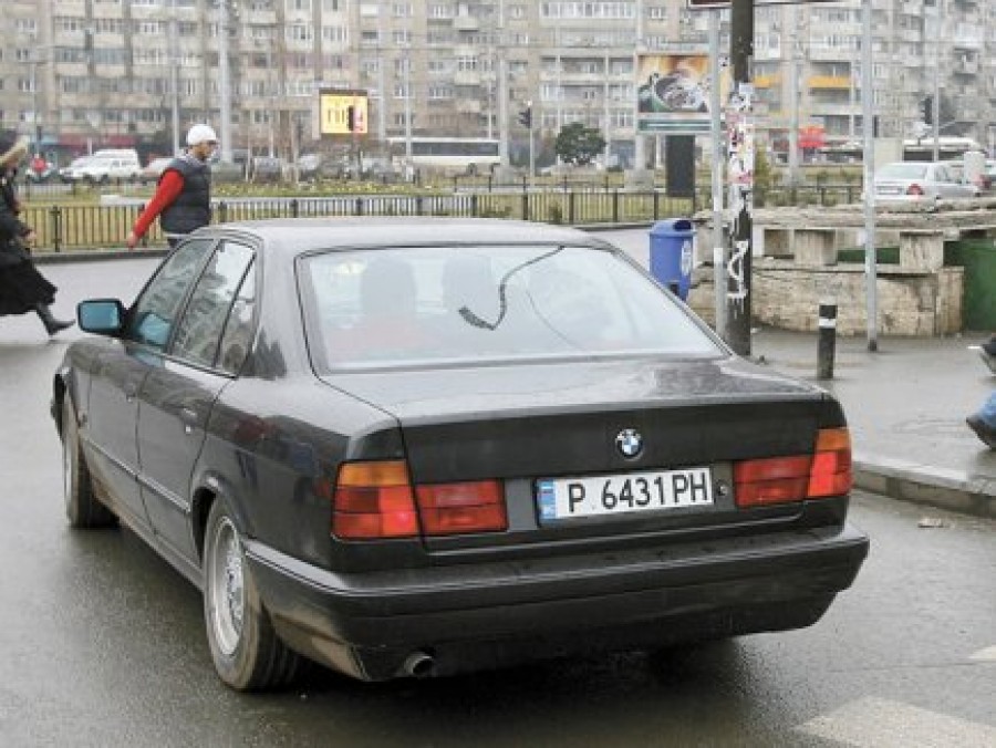 Maşinile înmatriculate în alte state nu mai pot circula în România decât maximum 90 zile