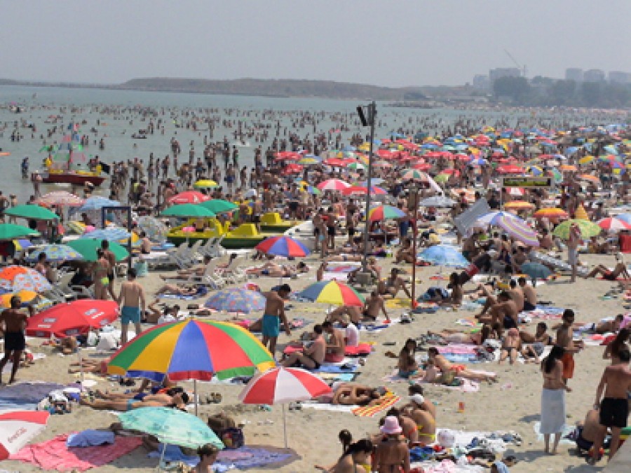 Turiştii care merg la mare între 15 şi 31 august se pot caza 7 zile la preţ de 5