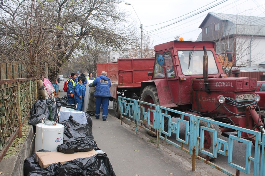 Datornici EVACUAŢI în plină IARNĂ, din cauza DATORIILOR foarte mari (FOTO)