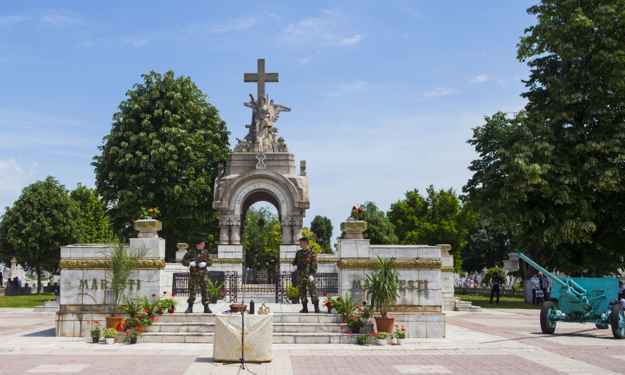 „Eroii sunt ceea ce are mai bun un neam”/ Mausoleul de la Eternitatea trebuie restaurat! (FOTO)