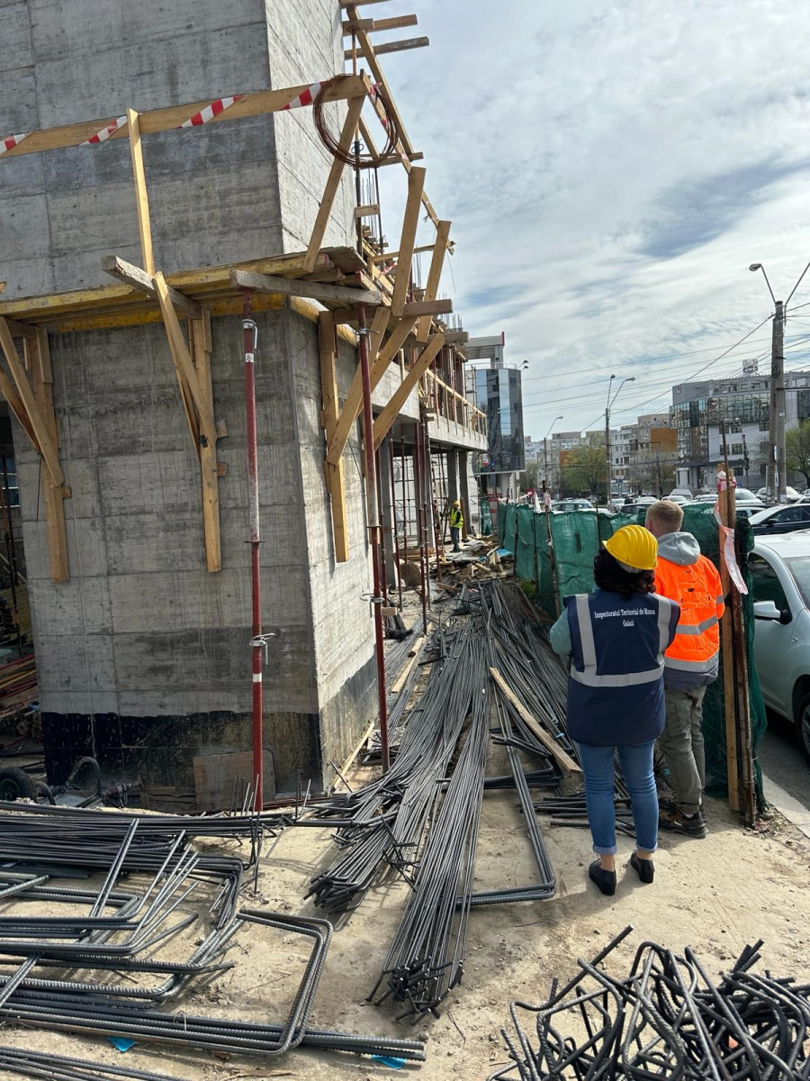 Zeci de sancțiuni pentru constructorii din Galați