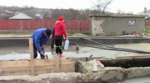 Vârstnicii din Roşcani sunt în siguranţă/ Drumurile distruse de inundaţii au fost reabilitate