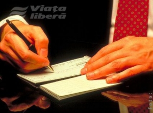 12 autori şi o înşelăciune