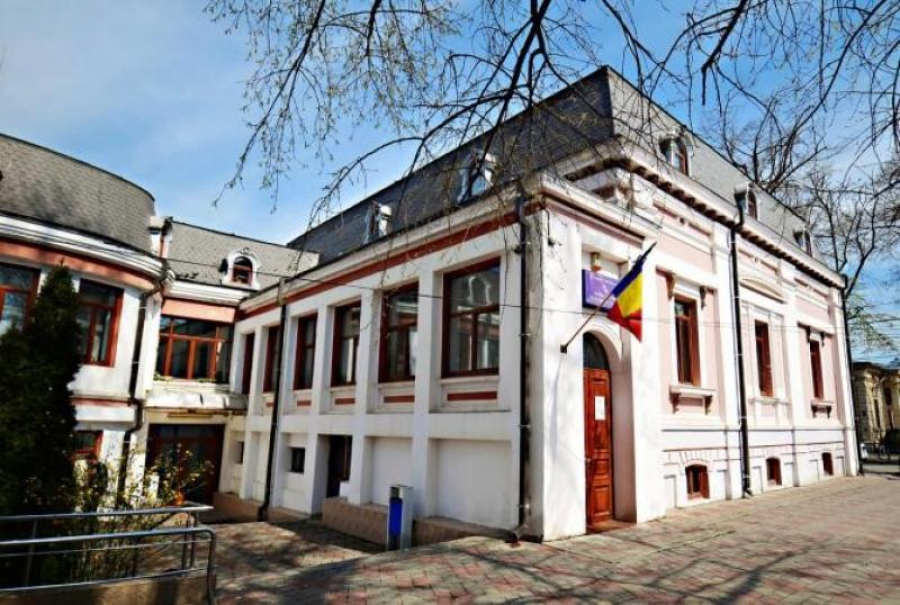 Sindicaliștii de la Centrul Cultural „Dunărea de Jos” vor grevă generală