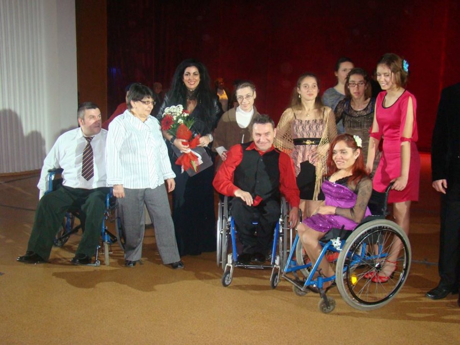 SPECTACOL pentru gălăţenii cu handicap, organizat de Asociaţia "Sporting Club"