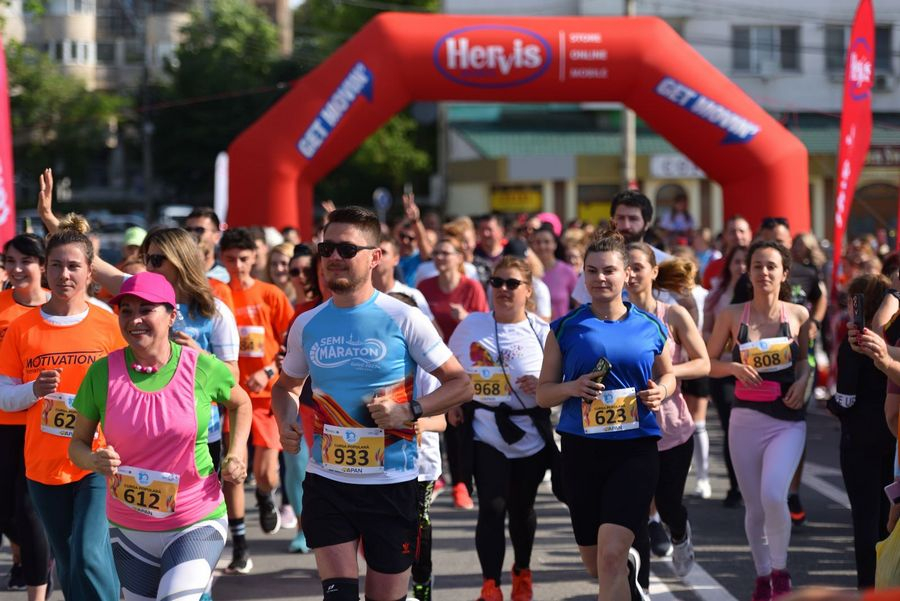 1.300 de alergători la Semimaraton Galați 2023. Doar din taxele de participare s-au strâns peste 90.000 de lei (FOTO și VIDEO)
