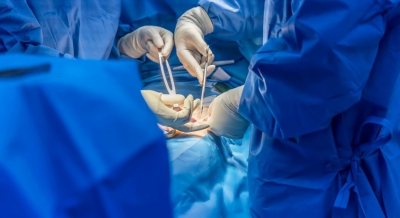 Gălăţean vindecat de cancer cu ajutorul unui robot. Operaţie complexă
