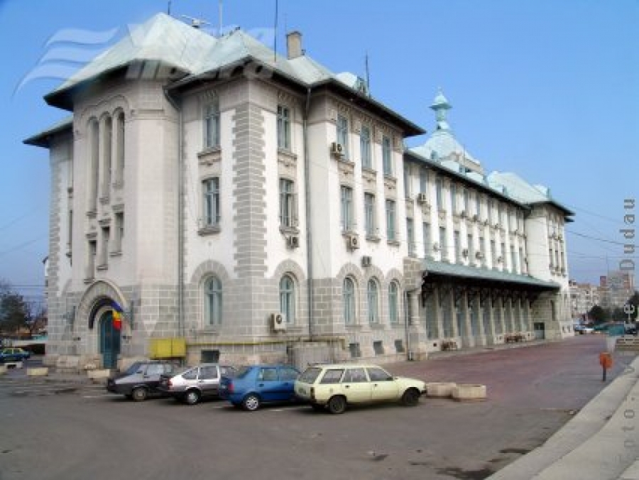 Sala mare a Palatului Navigaţiei devine club pentru pensionari