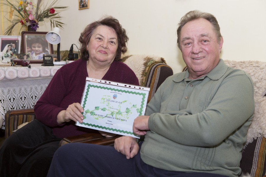 O familie de aur a Galaţiului/ Îndrăgostiţi la prima vedere, împreună de 50 de ani