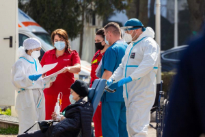 Aproape 19.000 de noi infectați și peste 570 de morți - record absolut în pandemia românească