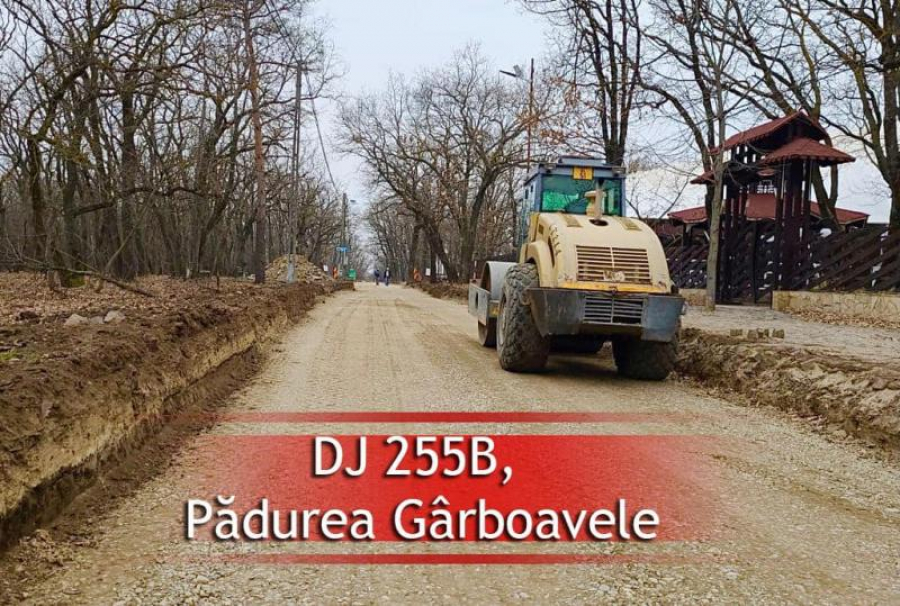 Lucrări, în paralel, pe trei drumuri județene