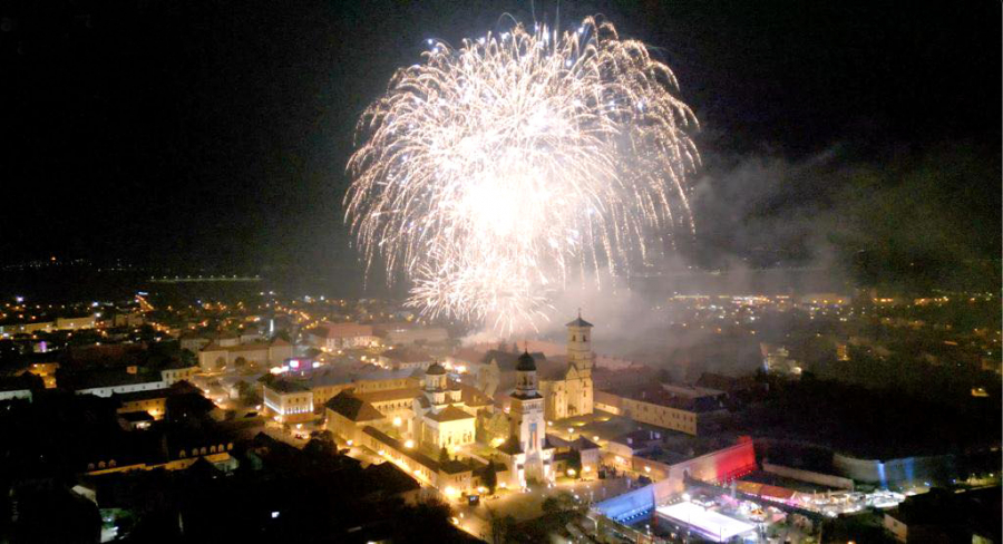 O mare de oameni,  inclusiv gălăţeni,  la Alba Iulia  de 1 Decembrie