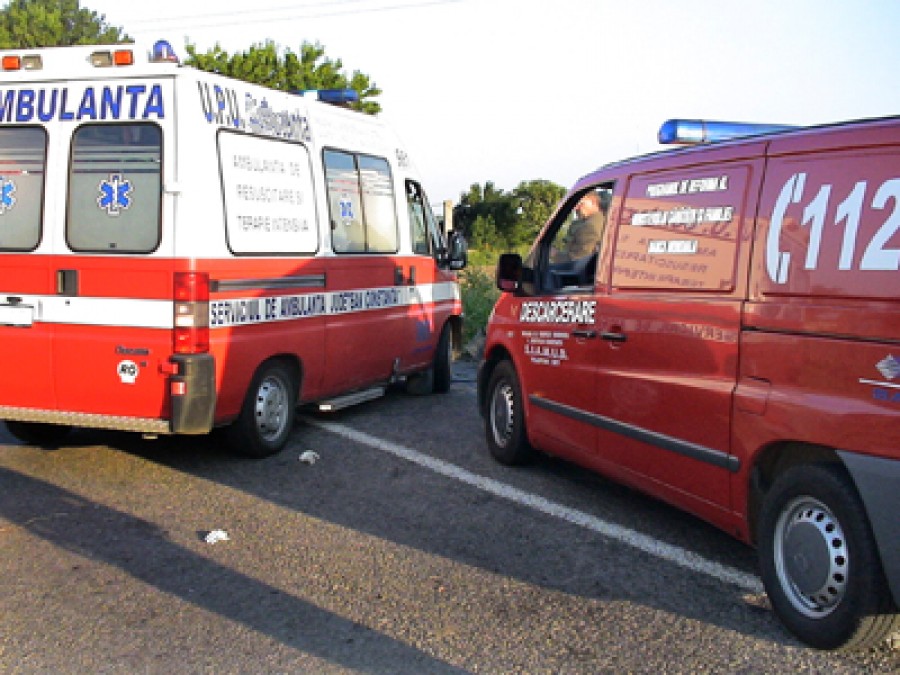 Accident spectaculos la Priza Dunării. O Dacie a răsturnat un Polo!