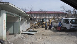 Primarul Marius Stan, obligat de instanţă să reconstruiască garajele din Ancora