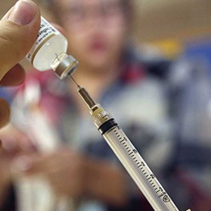 Copiii, bătrânii şi gravidele sunt aşteptaţi la vaccinare antigripală