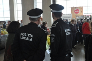 Sute de AMENZI, aplicate de Poliţia locală în perioada sărbătorilor de iarnă
