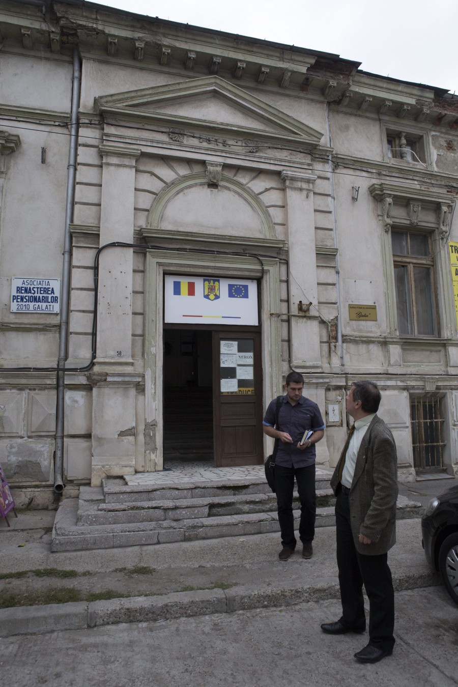 Campania VL "Comori de patrimoniu"/ Fostul sediu al Prefecturii, la un pas de ruinare (FOTO)