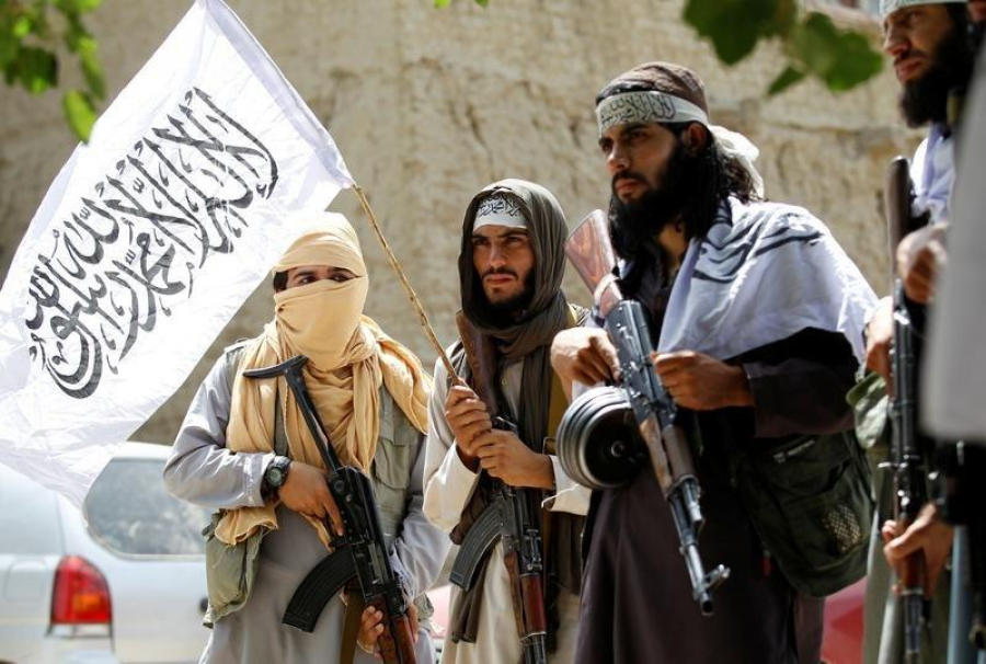 Amplă ofensivă a talibanilor