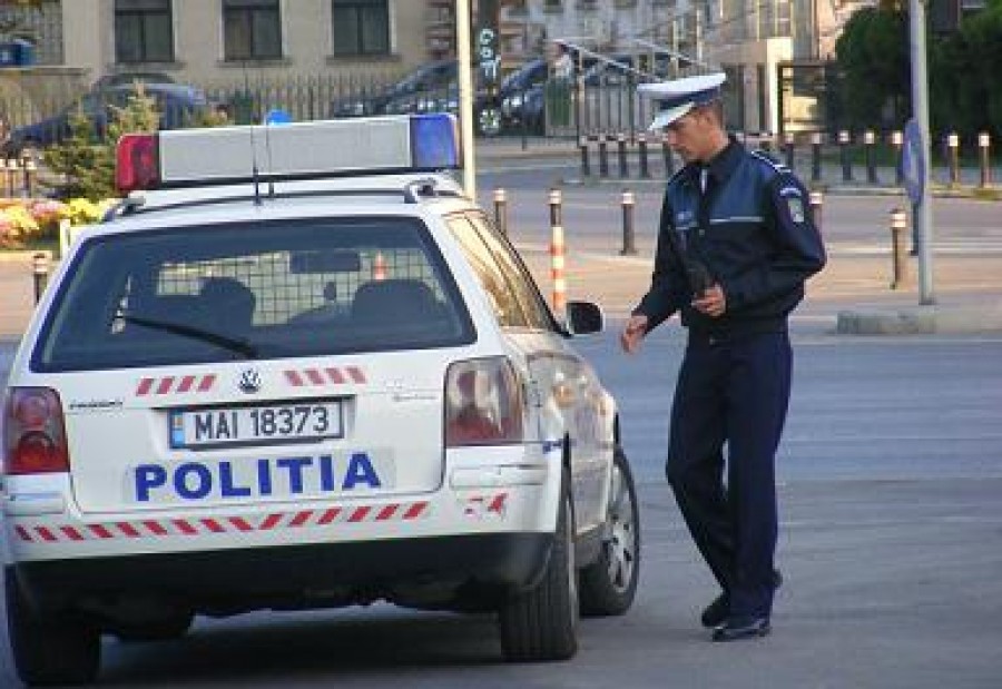 Poliţia monitorizează 400 de grupări de crimă organizată, alte 230 au fost destructurate