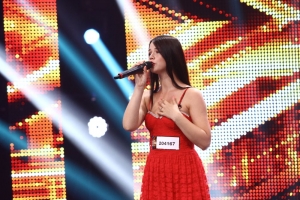 O gălăţeancă, în luptă pentru un loc în echipa lui Ştefan Bănică, vineri seară, la X Factor