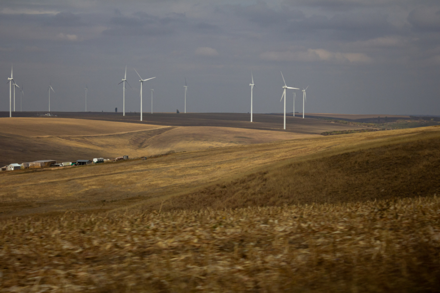 Investiţie de 500 de milioane de euro, în 13 comune gălăţene. Aviz de racordare pentru un parc eolian gigant