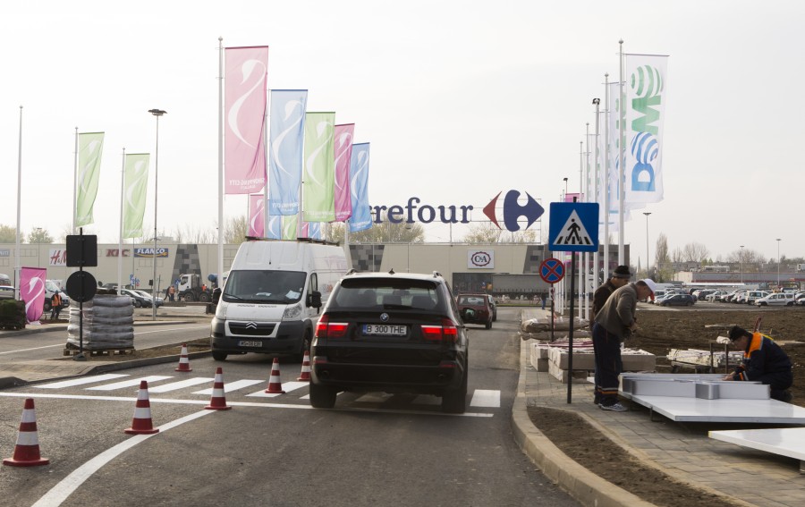 Evacuare la noul mall din Galaţi. Vezi motivul care a creat panică