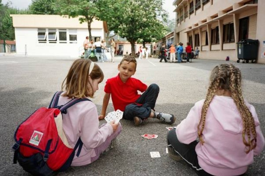 Aproape 3.000 de elevi gălăţeni nu au învăţătoare, cu o săptămână înainte de începerea şcolii