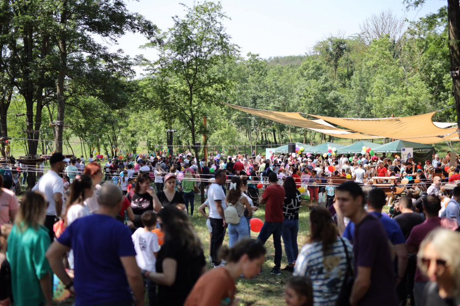 Peste 2.000 de copii au sărbătorit în Parcul Aventura
