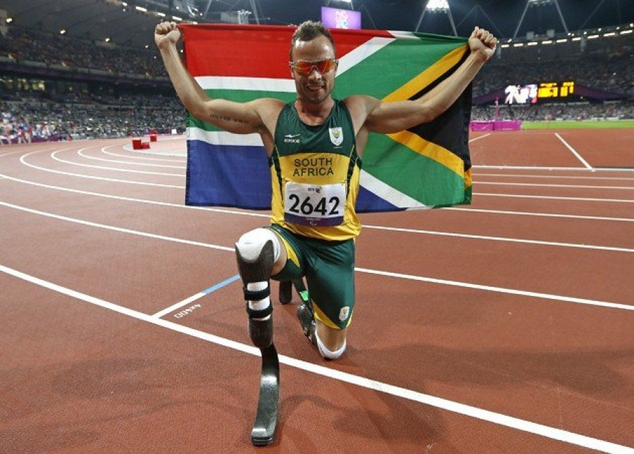 Sportivul paralimpic Oscar Pistorius acuzat că şi-a omorât prietena