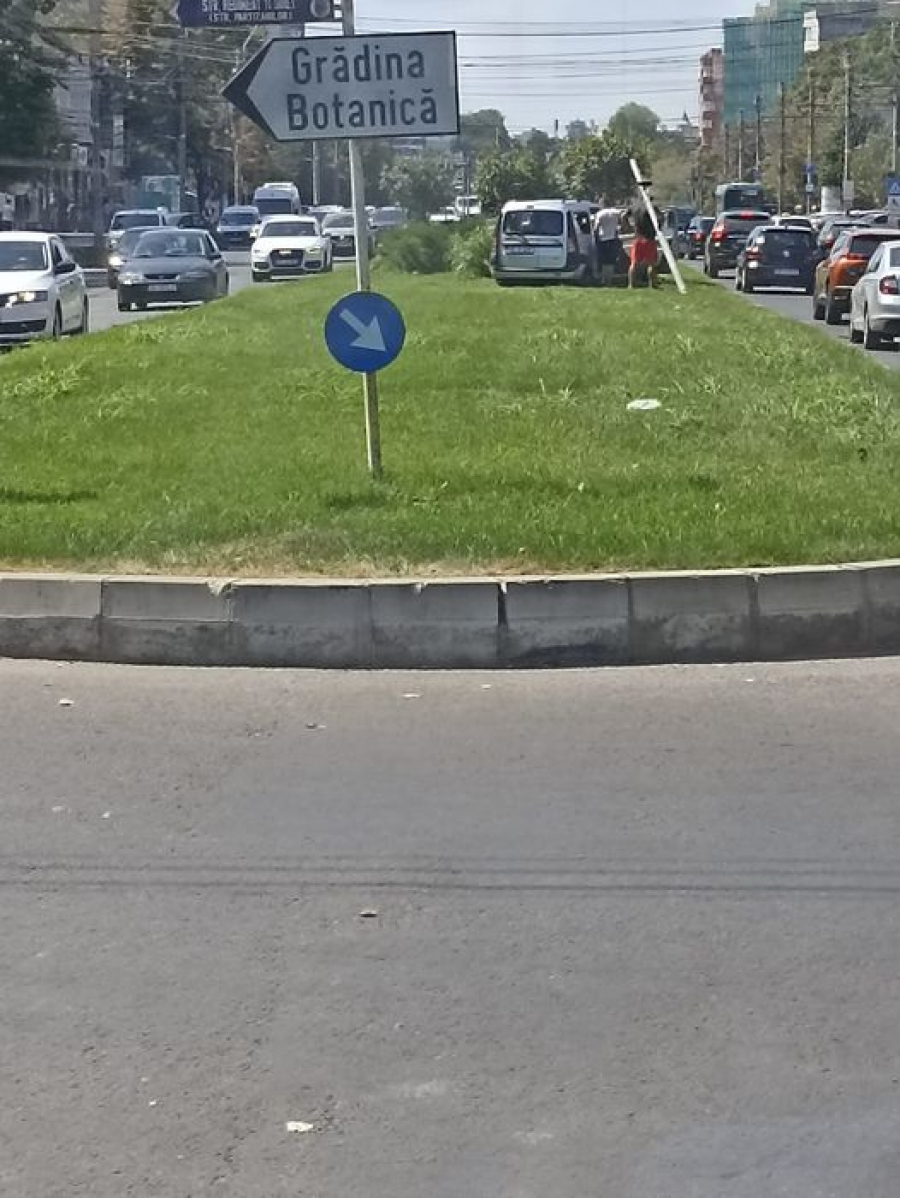 Zbor cu Dacia pe deasupra scuarului