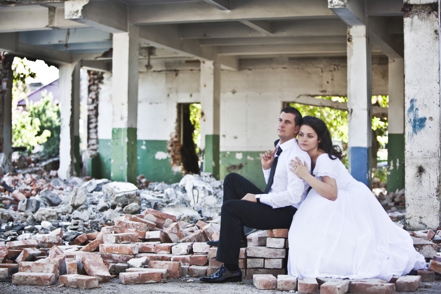 Căsătoria - la Galaţi, viitorul - în Italia: Cinci luni de iubire pe Facebook şi Skype