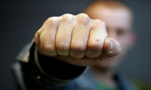 Gălățeni violenți, trimiși &icirc;n judecată