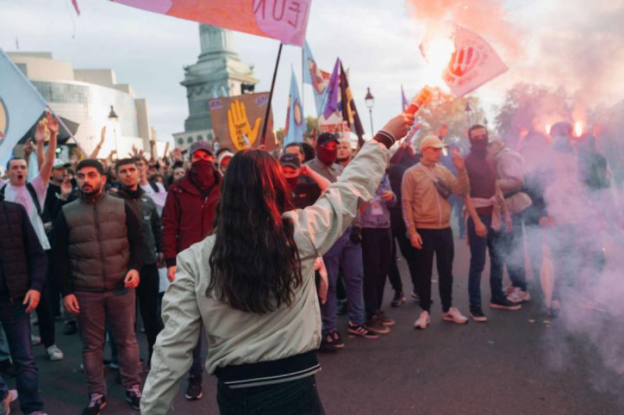 Manifestații de amploare pentru creșteri salariale în Franța