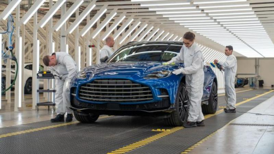 Chinezii au devenit acționarii principali la Aston Martin