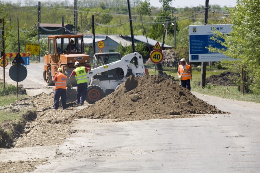 Avalanşă de sesizări penale din partea CJ Galaţi / Drumurile reparate aiurea, în atenţia procurorilor