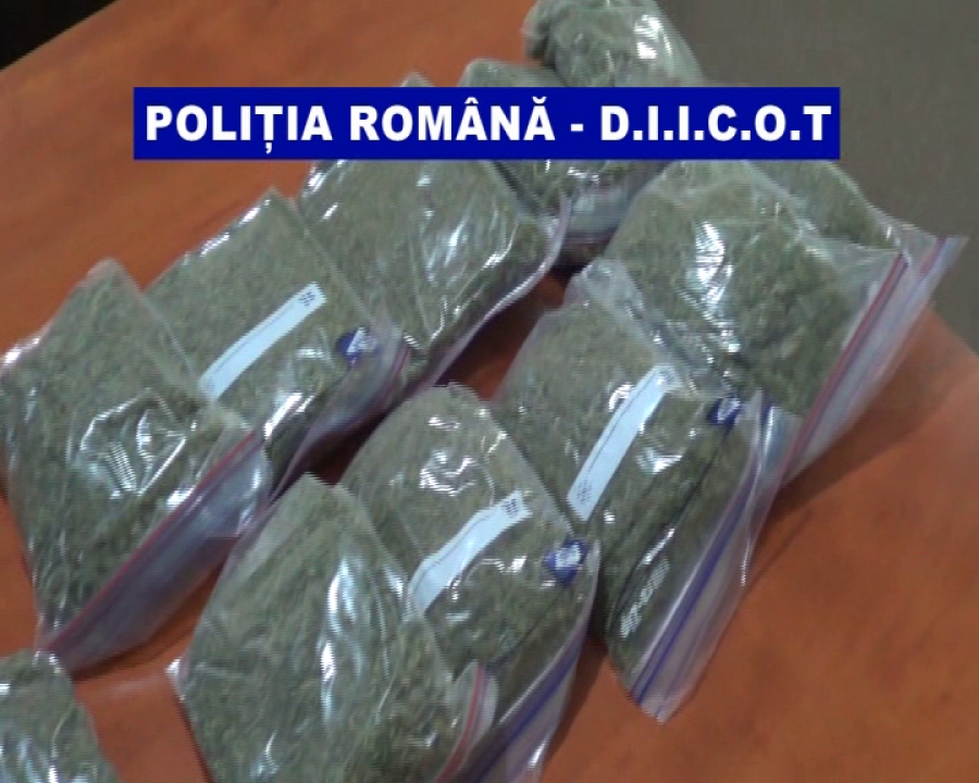 Flagrant | Încerca să vândă 1,6 kilograme de droguri