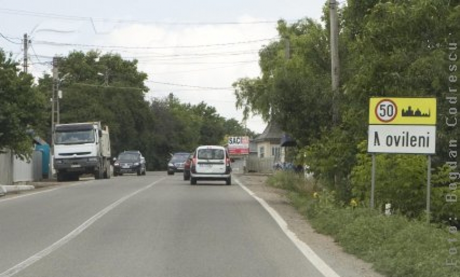 Ghici, ce se ascunde după... panou?!