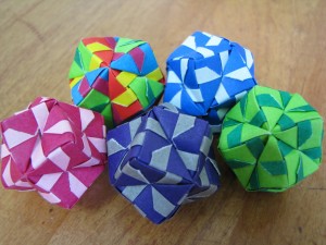 Ateliere origami pentru toţi micuţii, astăzi şi mâine, la Muzeul de Istorie