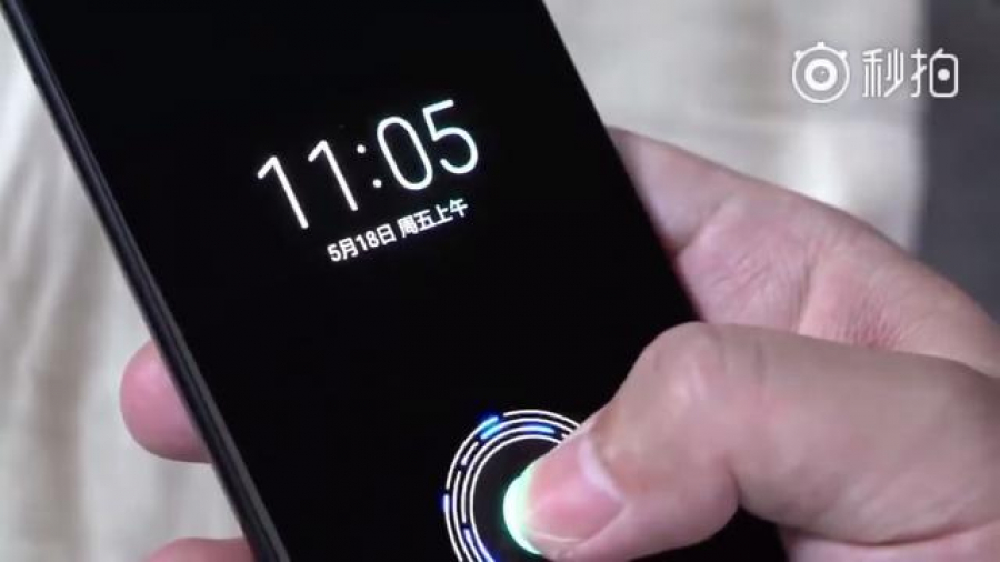Al doilea smartphone cu senzor de amprentă în display