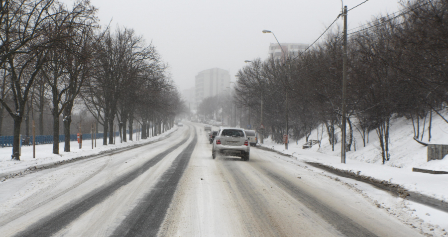 Circulaţie în condiţii de iarnă, în tot judeţul Galaţi