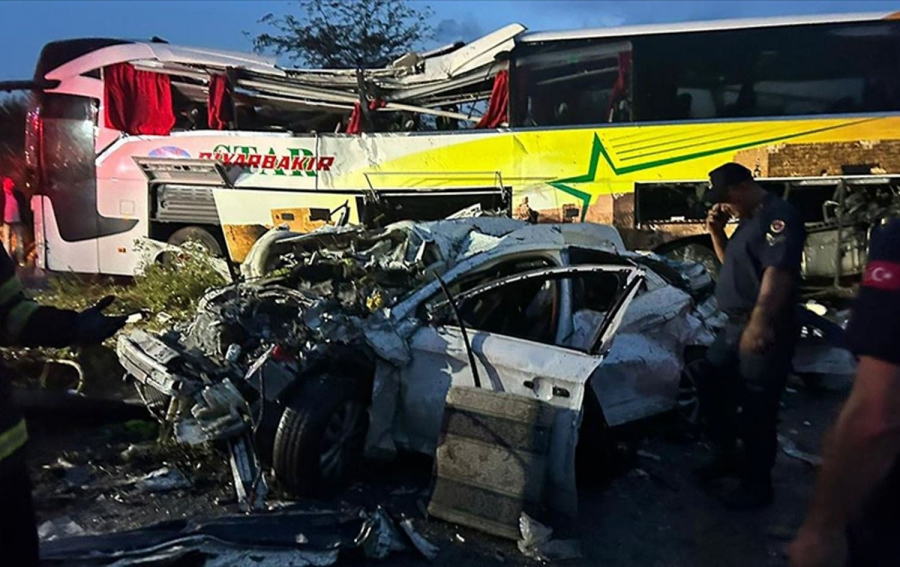 Zeci de morți și răniți într-un accident de autocar